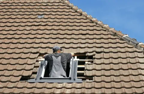 Pose de velux - Saint-Laurent-de-Terregatte